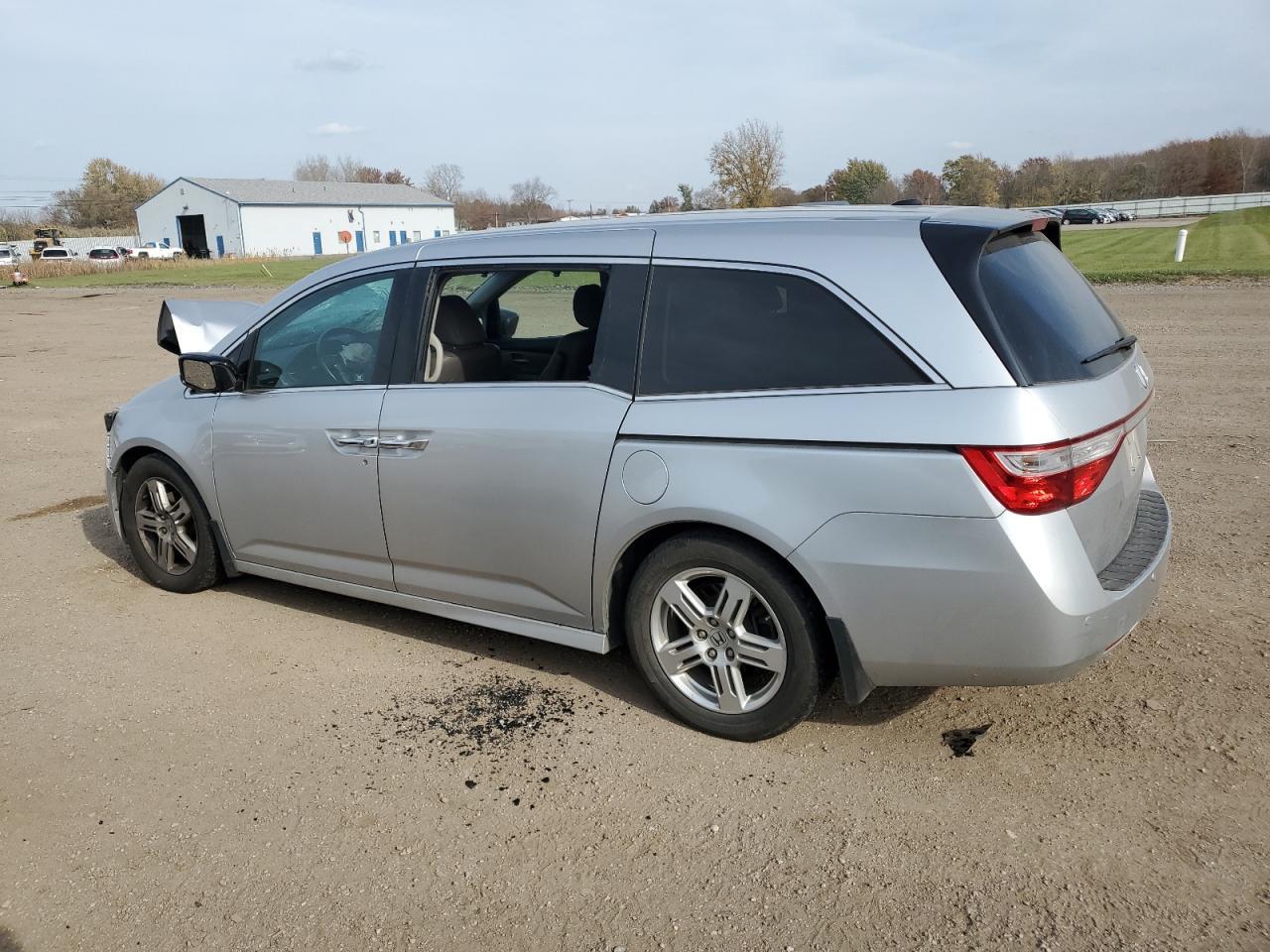 2012 Honda Odyssey Touring - Фото 2