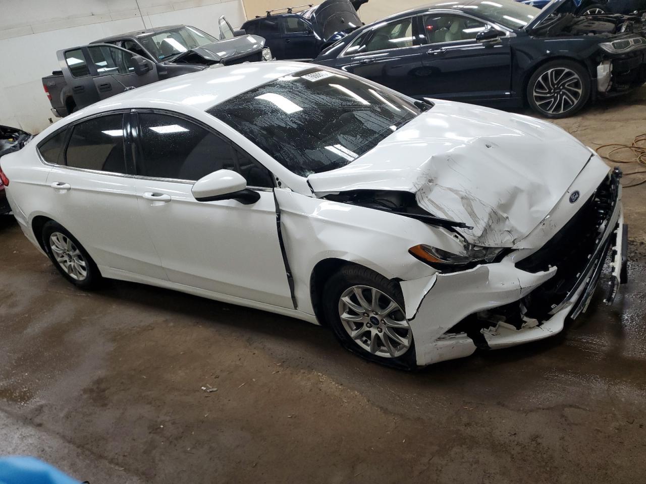 2017 Ford Fusion S - Фото 4