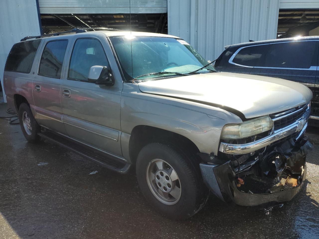 2003 Chevrolet Suburban C1500 - Image 4