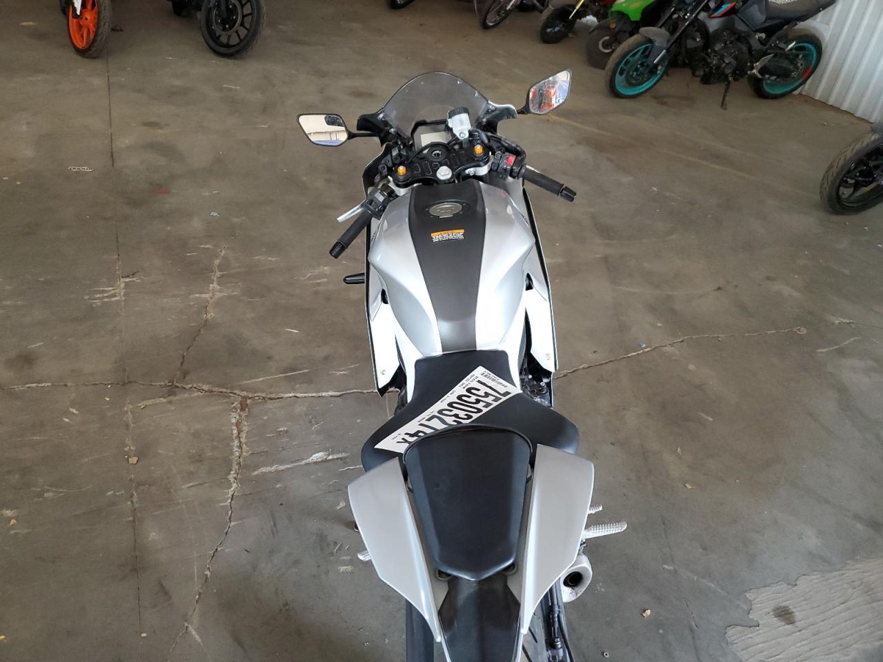 2024 Yamaha Yzfr7 - Фото 6