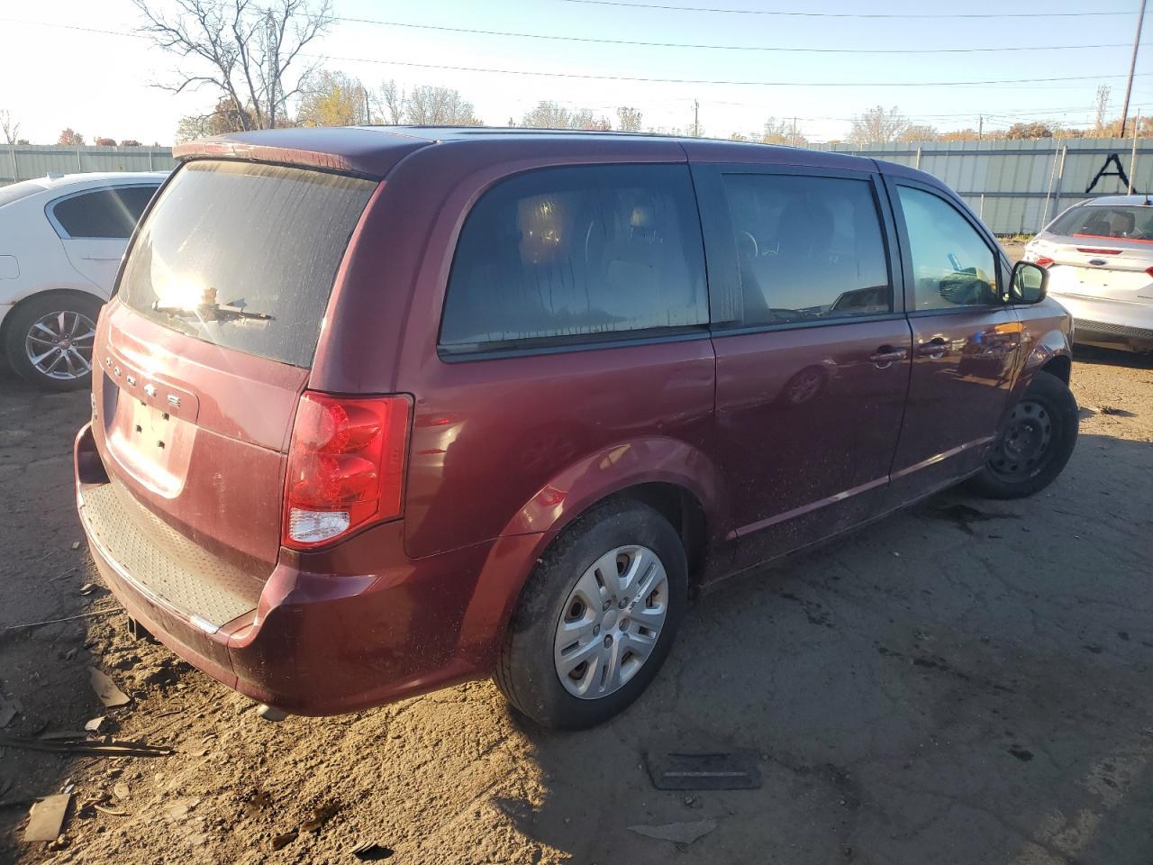 2018 Dodge Grand Caravan Se - Image 3