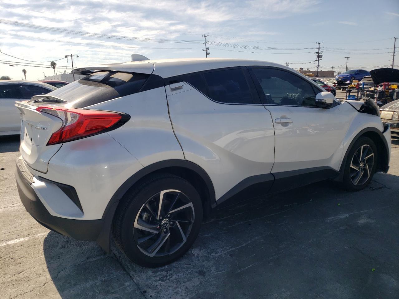 2022 Toyota C-Hr Xle - Фото 3