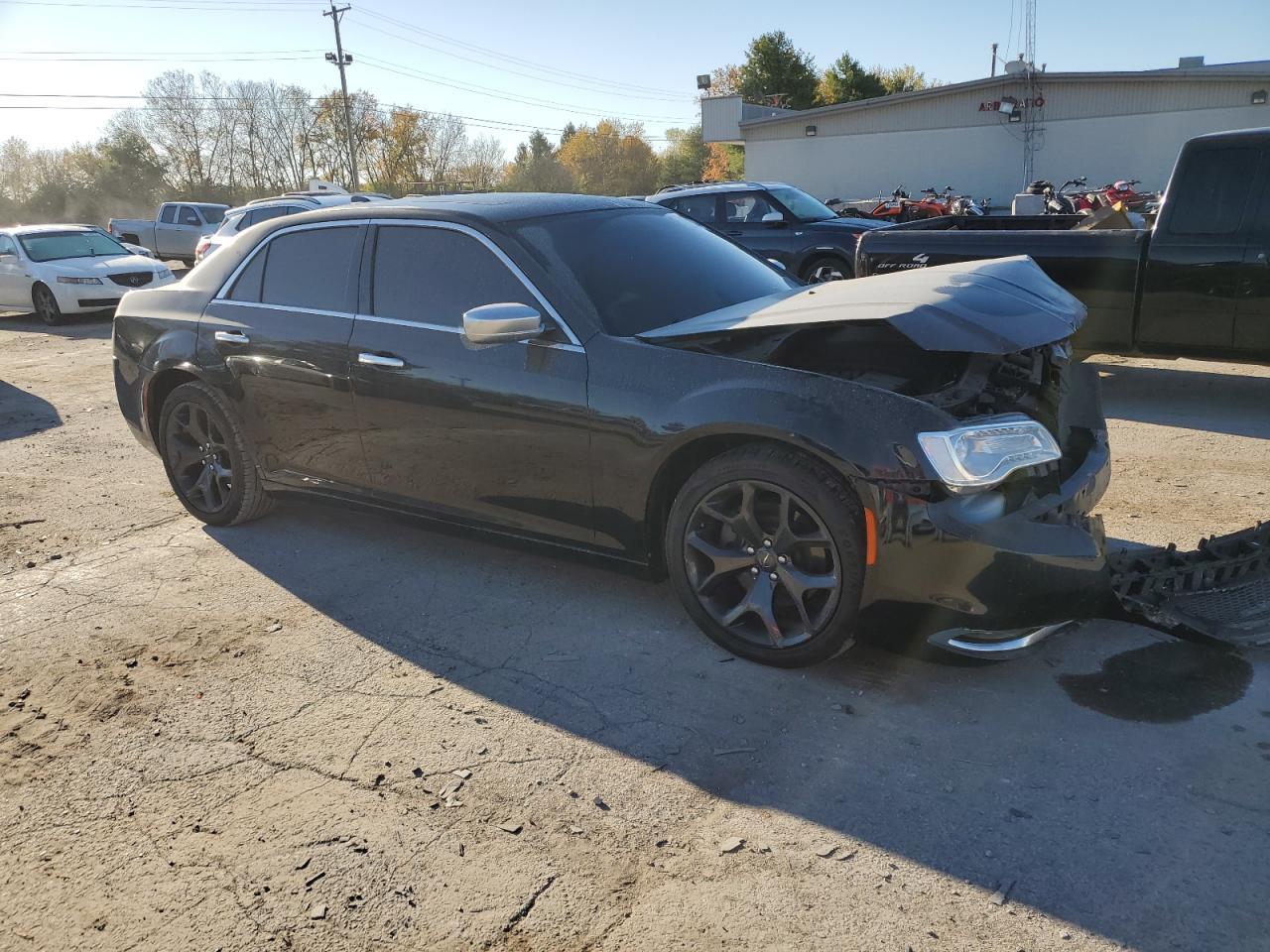 2019 Chrysler 300C - Image 4