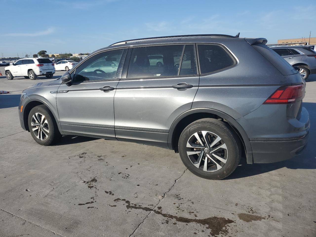 2023 Volkswagen Tiguan S - Image 2