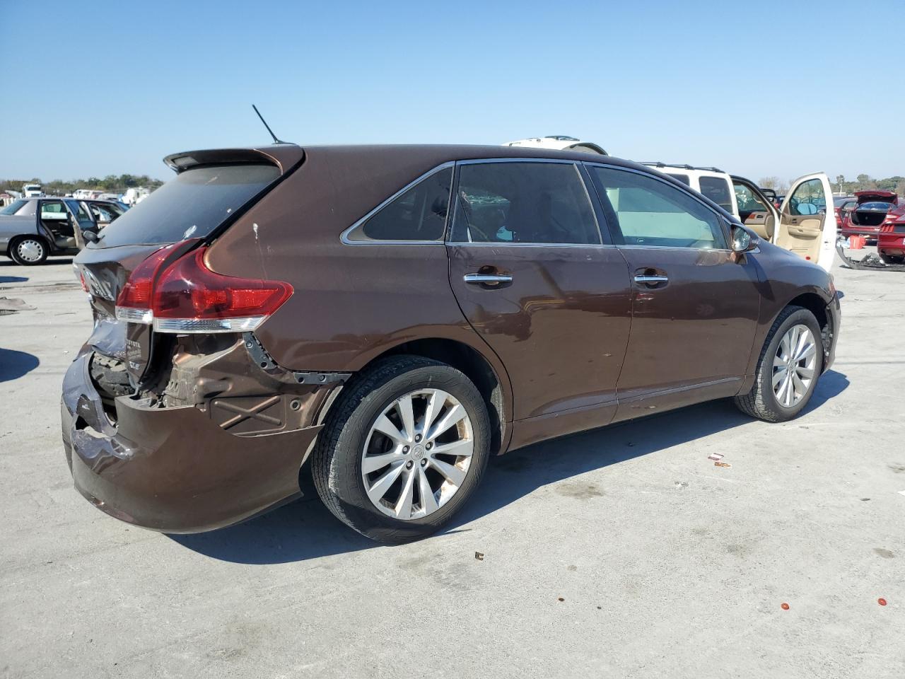 2013 Toyota Venza Le - Фото 3