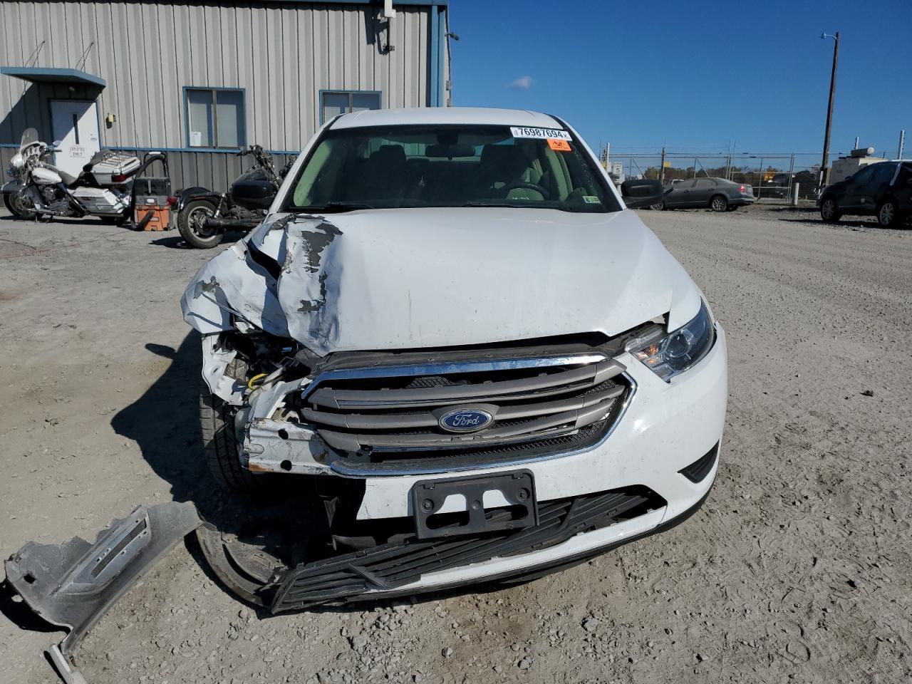 2015 Ford Taurus Se - Image 5