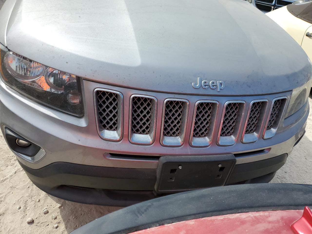 2015 Jeep Compass Latitude - Image 5