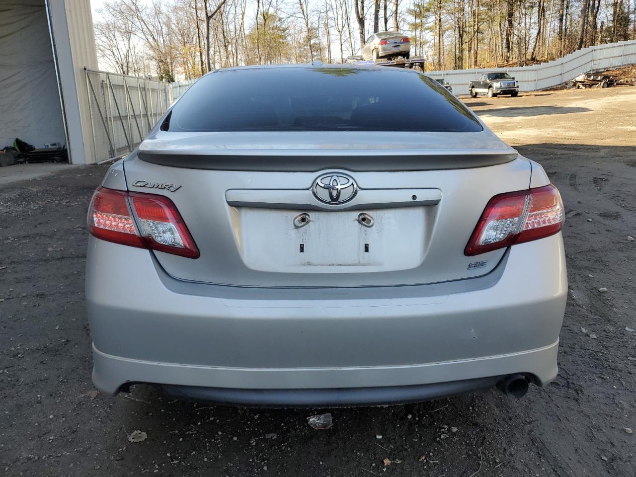 2011 Toyota Camry Base - Фото 6