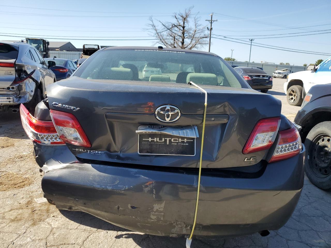 2011 Toyota Camry Base - Фото 6