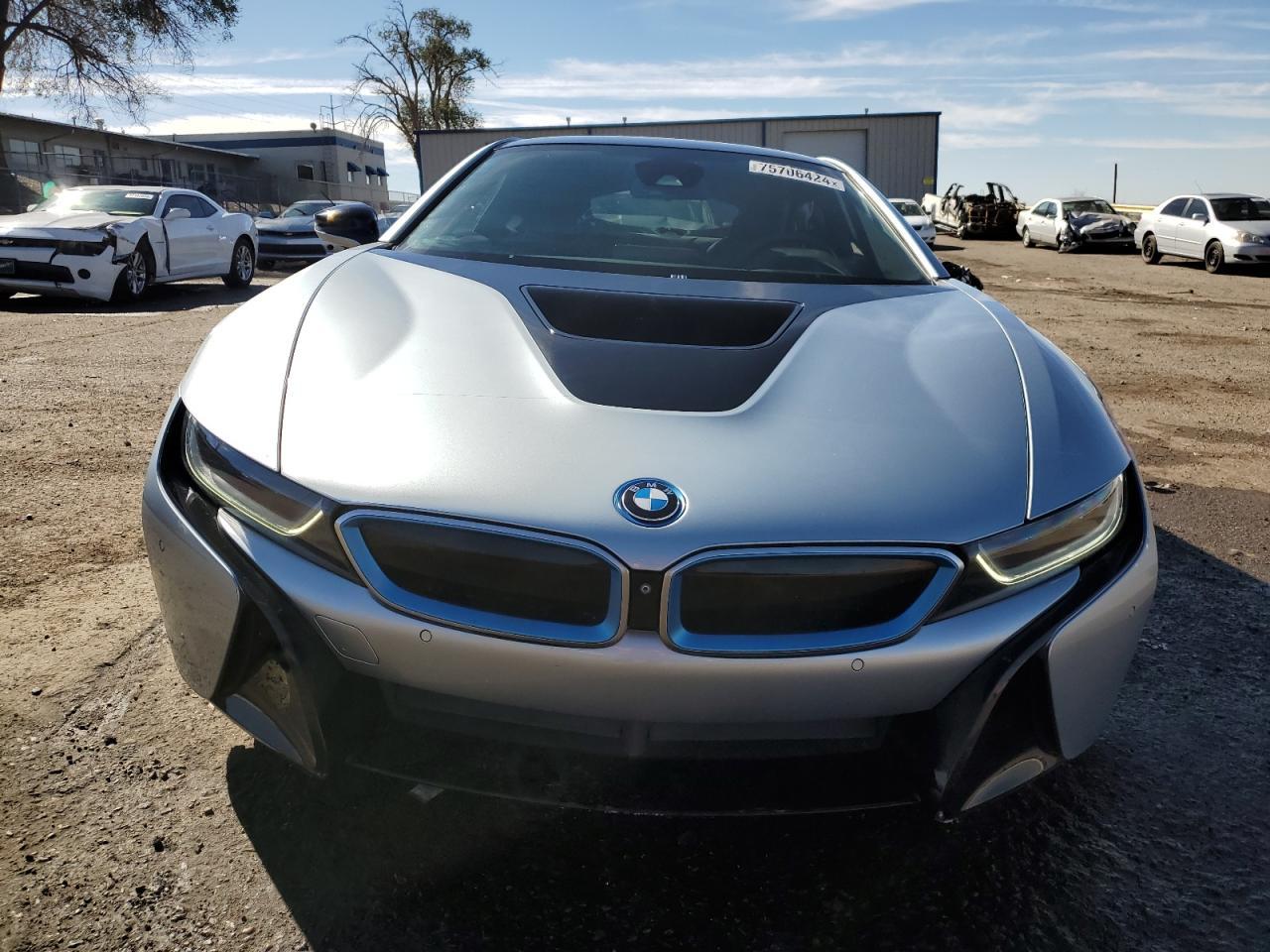 2015 BMW I8 - Фото 5
