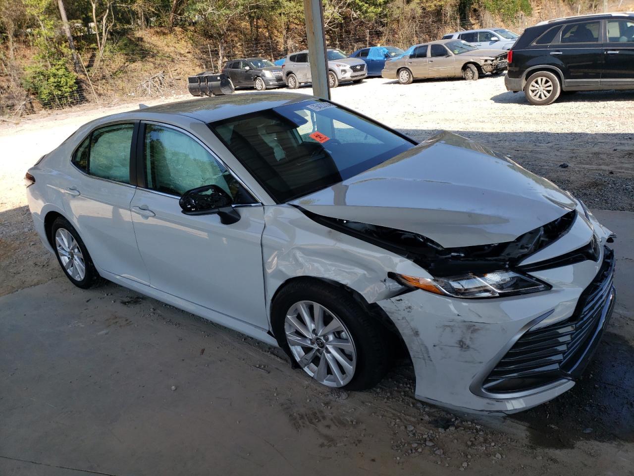 2023 Toyota Camry Le - Фото 4