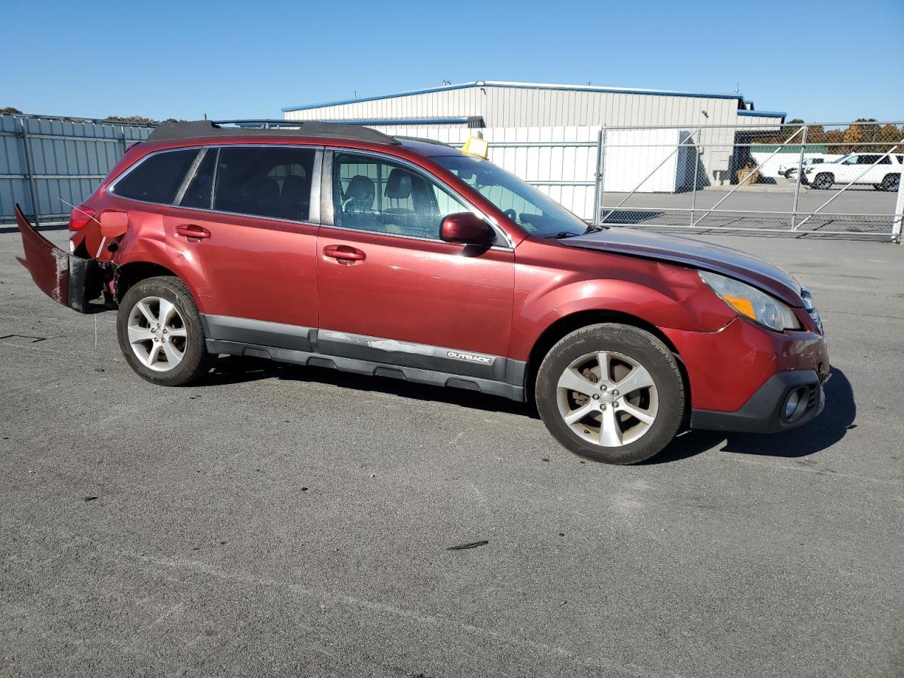 2014 Subaru Outback 2.5I Limited - Image 4