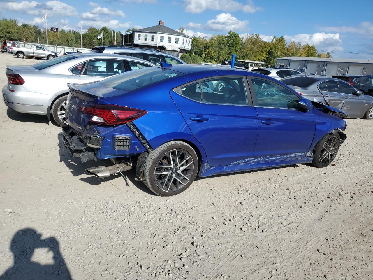 2020 Hyundai Elantra Sport - Фото 3