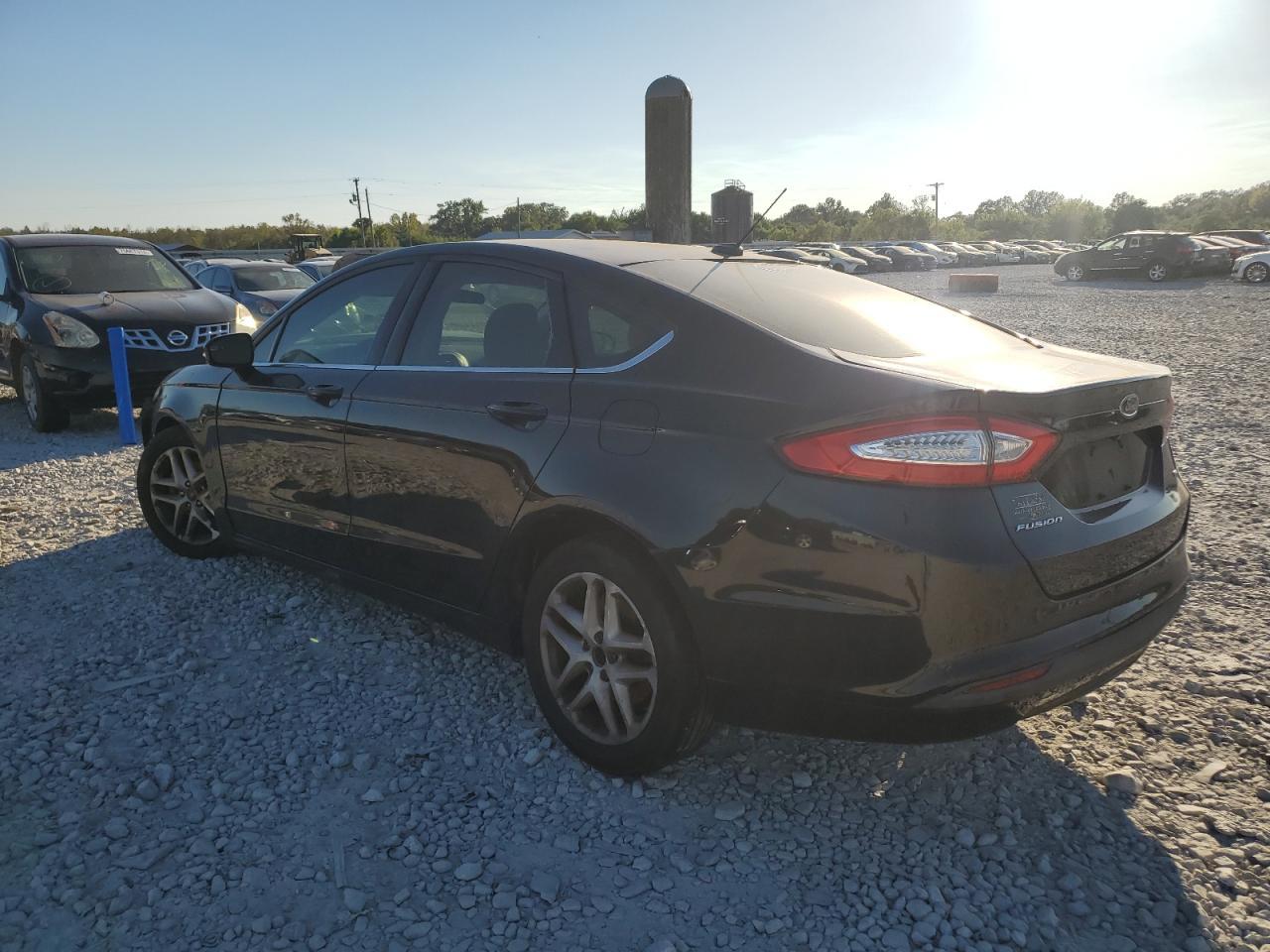2016 Ford Fusion Se - Image 2