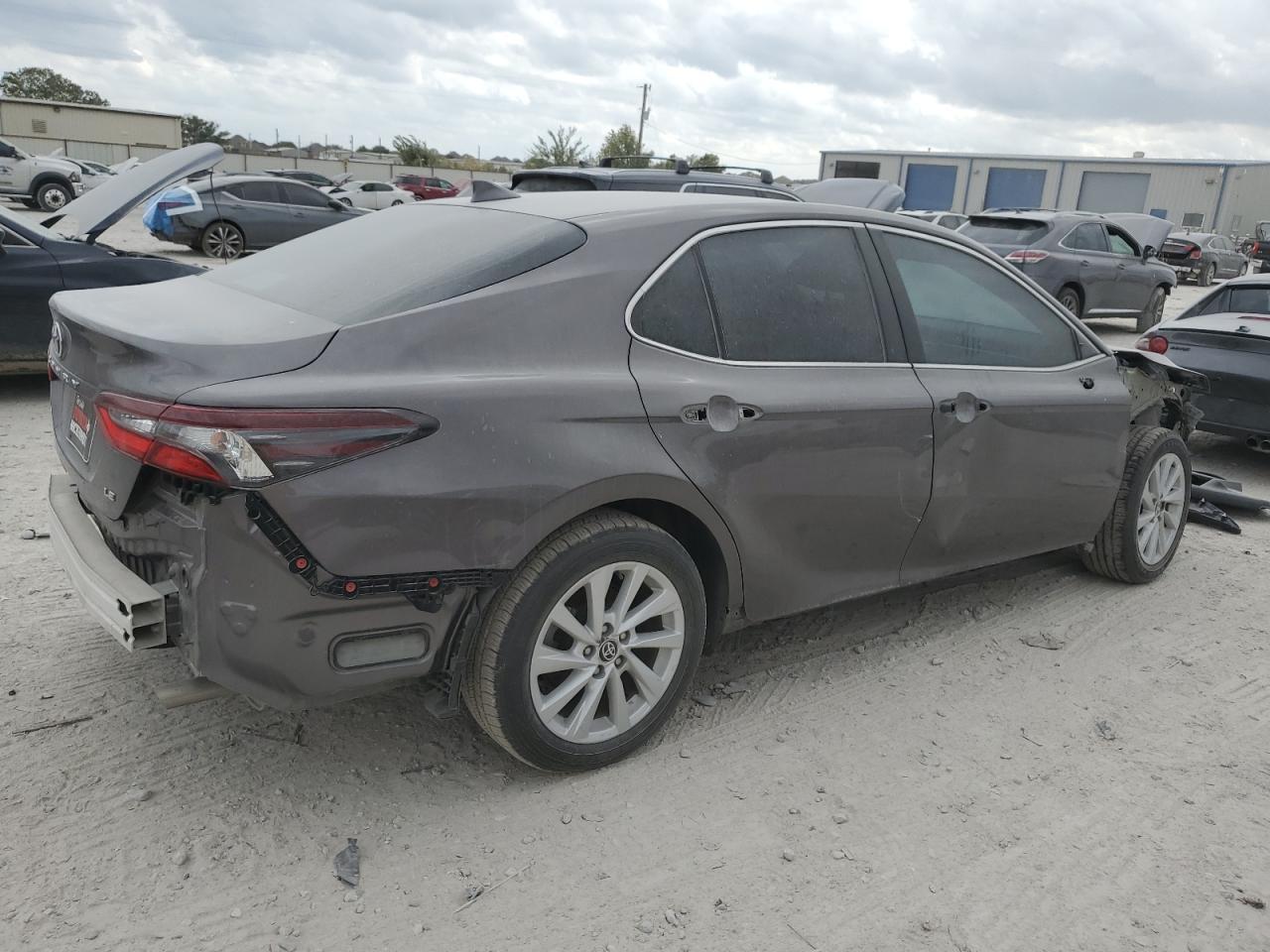 2022 Toyota Camry Le - Image 3