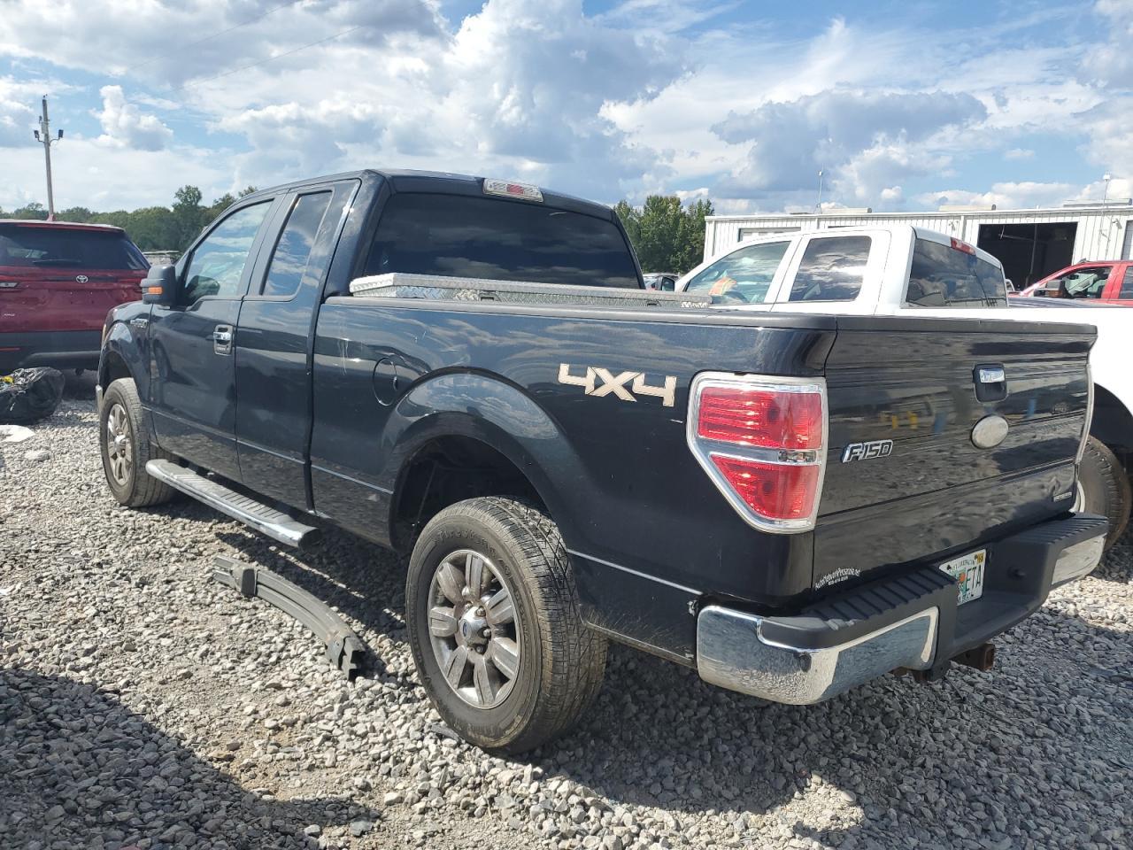 2012 Ford F150 Super Cab - Фото 2