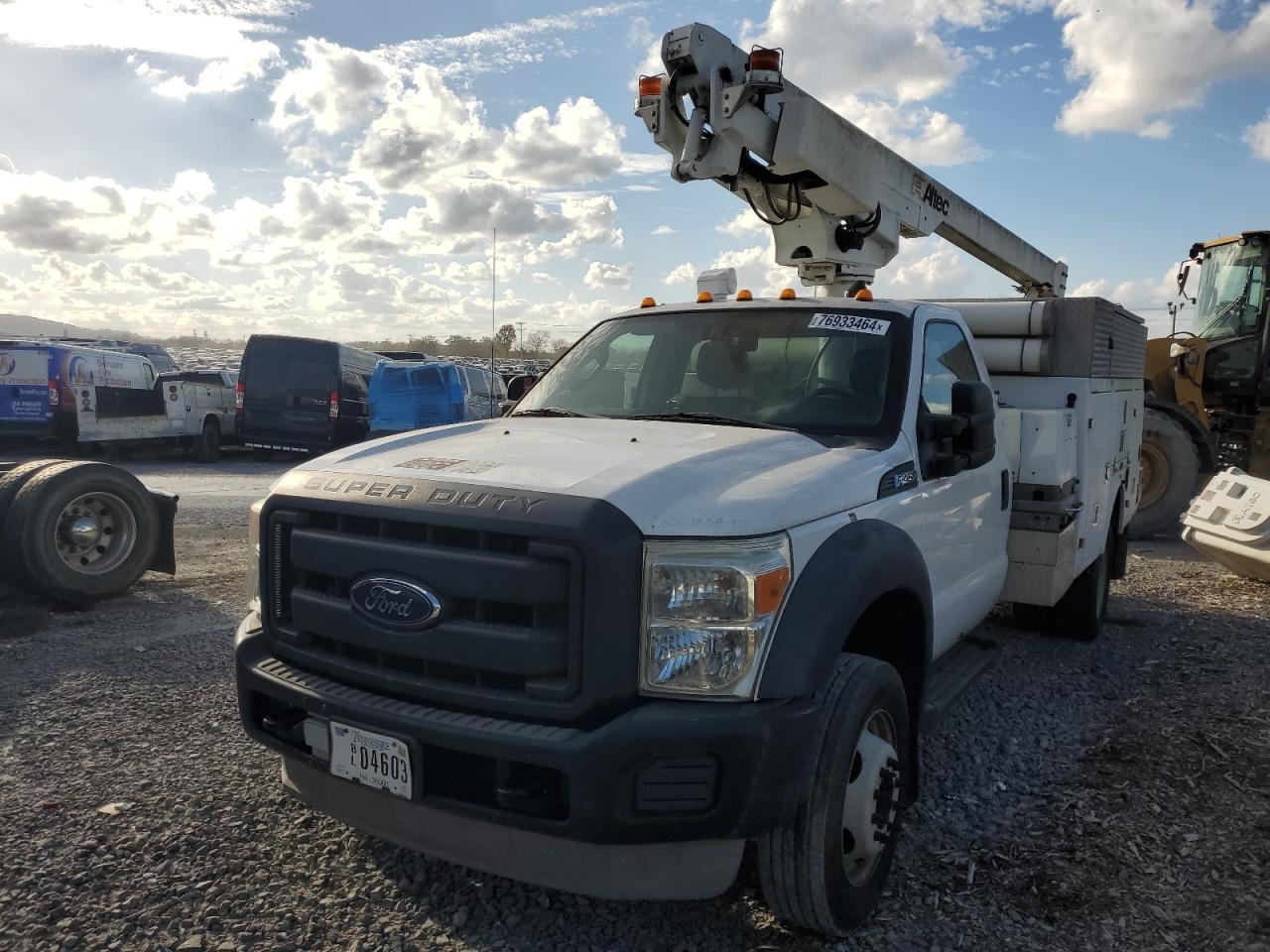2013 Ford F450 Super Duty - Фото 2