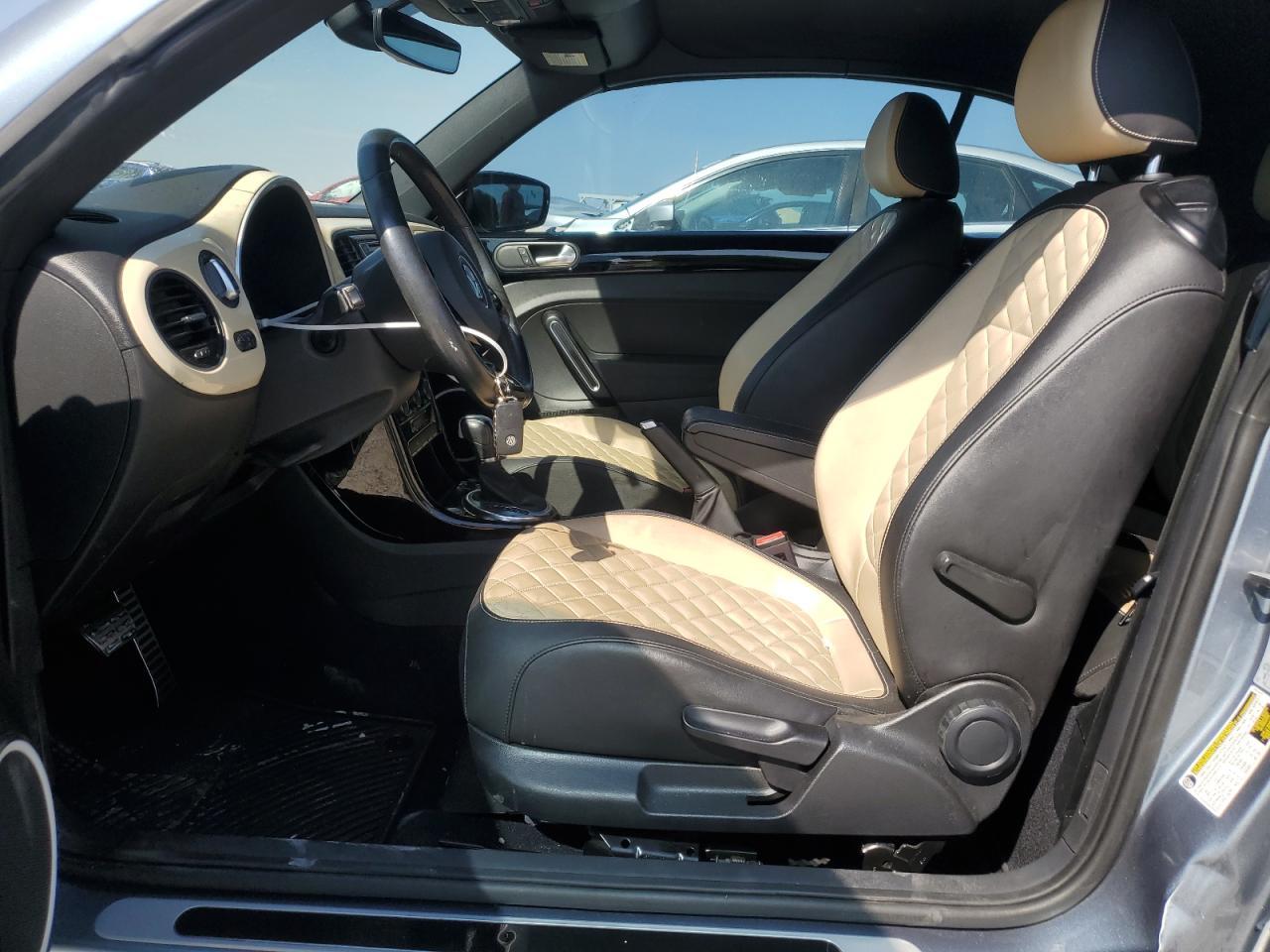 2019 Volkswagen Beetle S - Фото 7