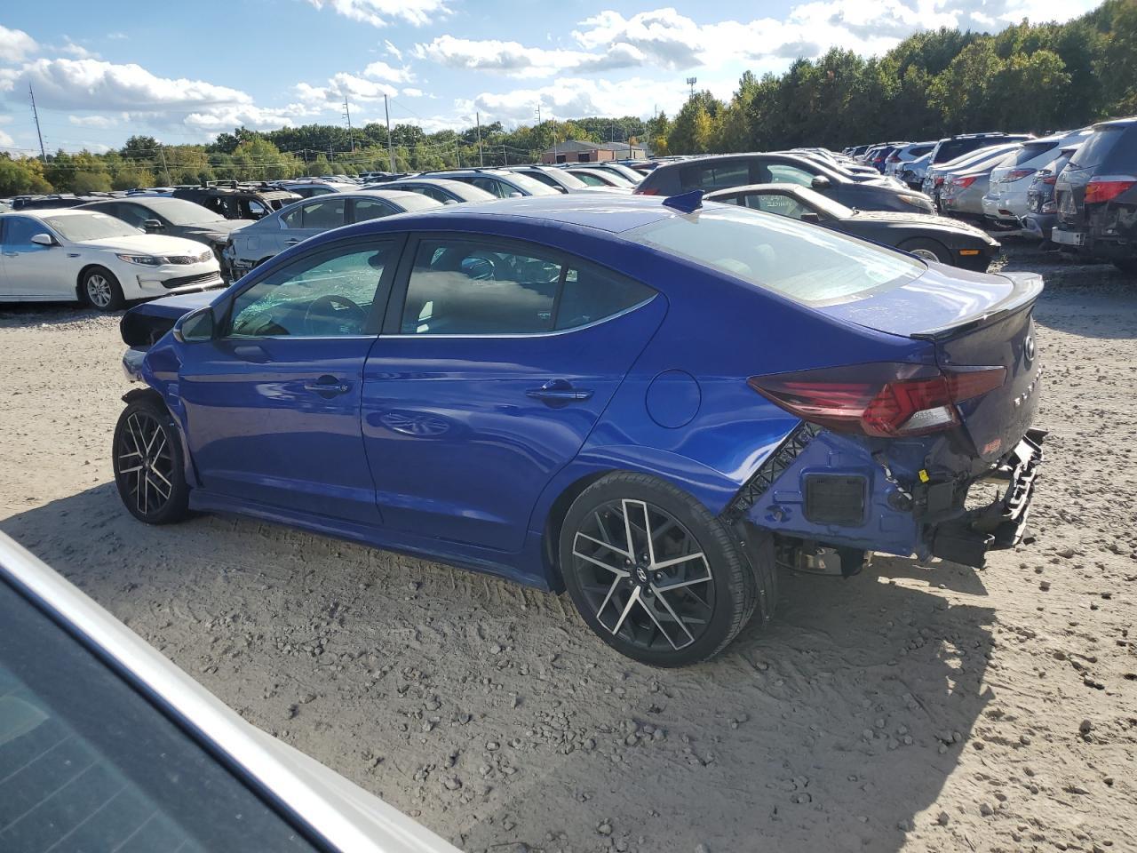 2020 Hyundai Elantra Sport - Фото 2