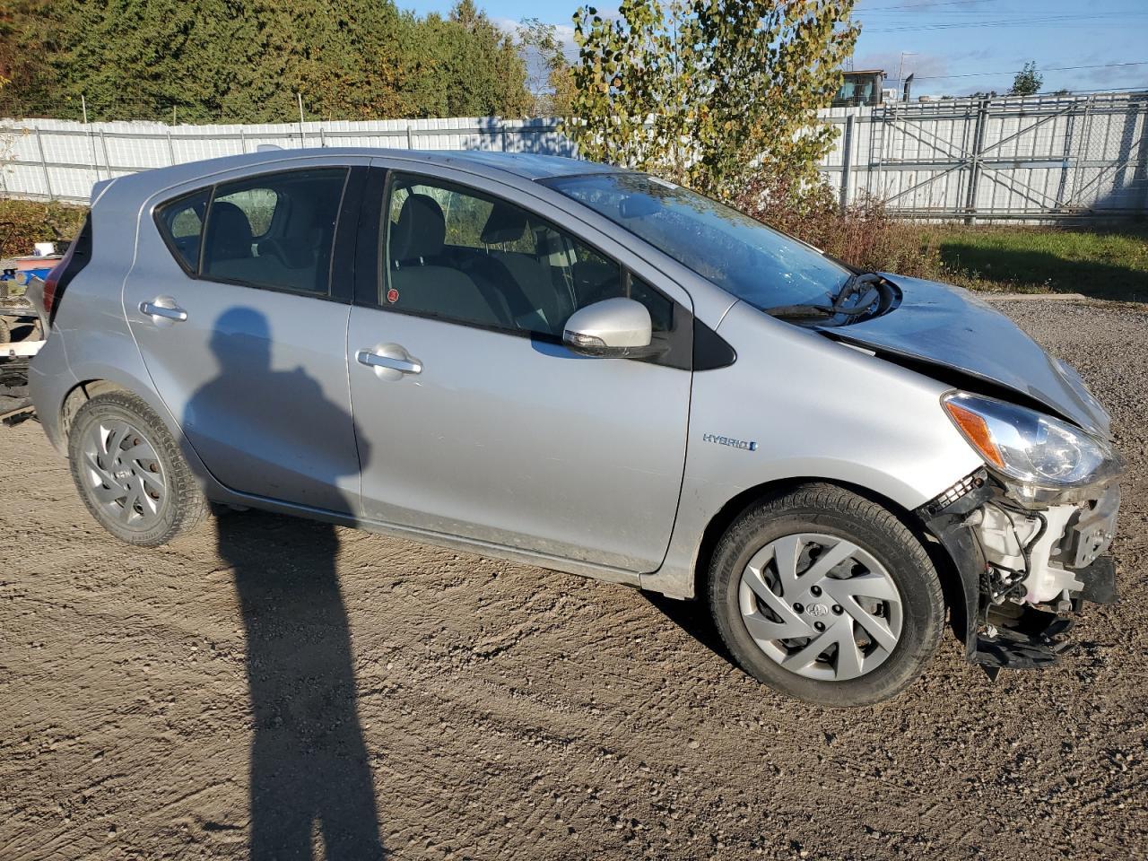 2015 Toyota Prius C - Фото 4