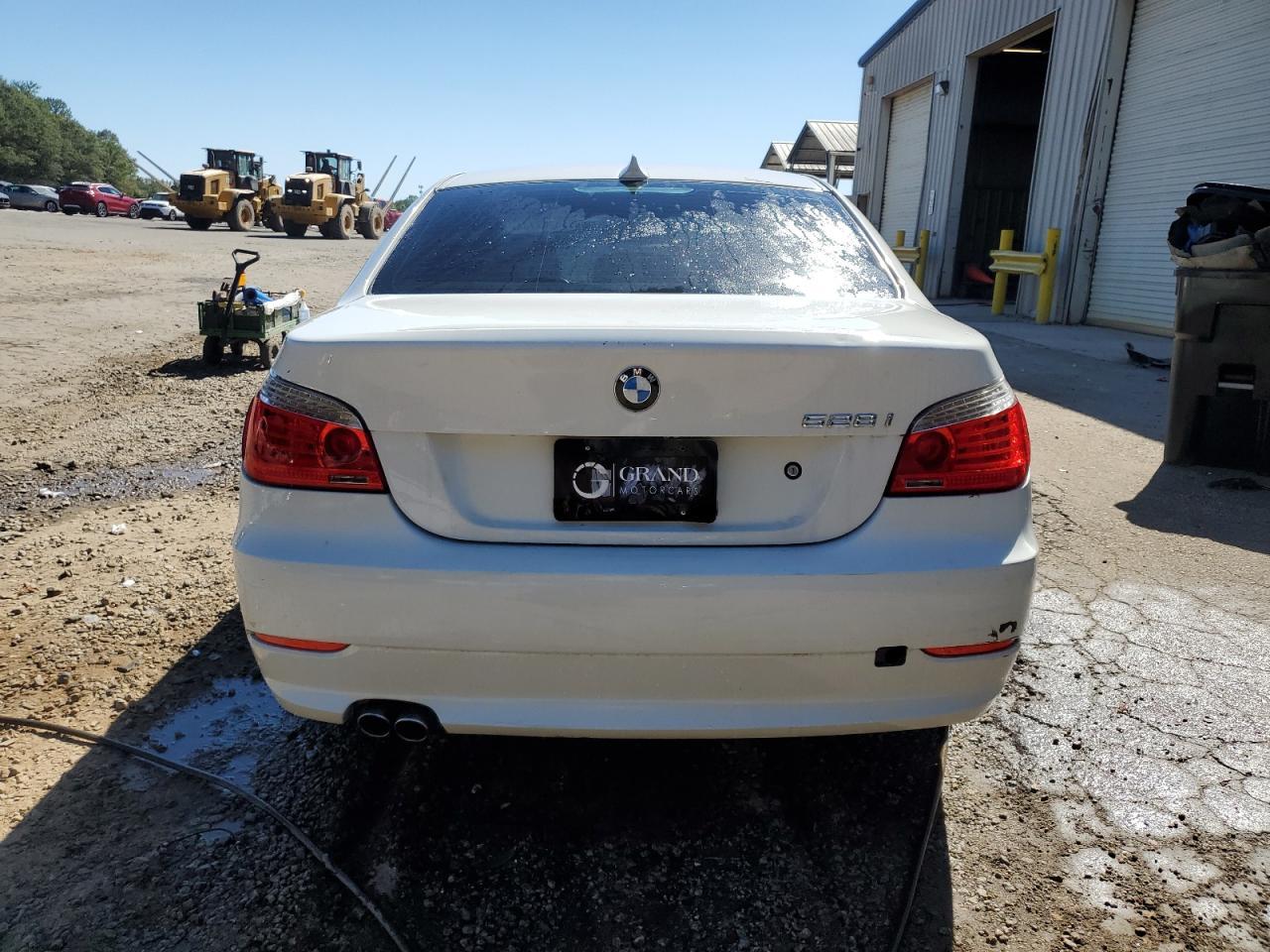 2010 BMW 528 I - Фото 6