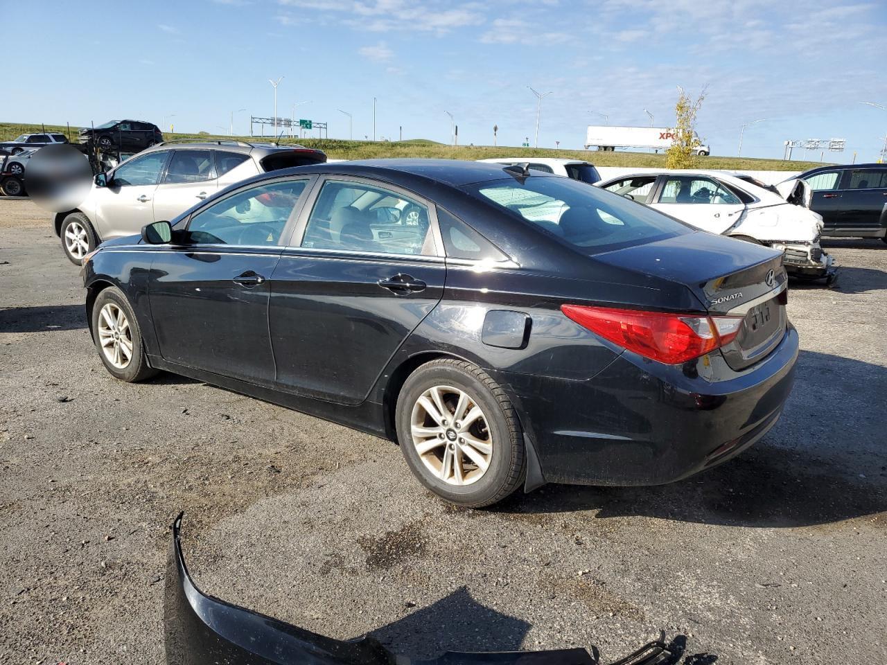 2012 Hyundai Sonata Gls - Image 2