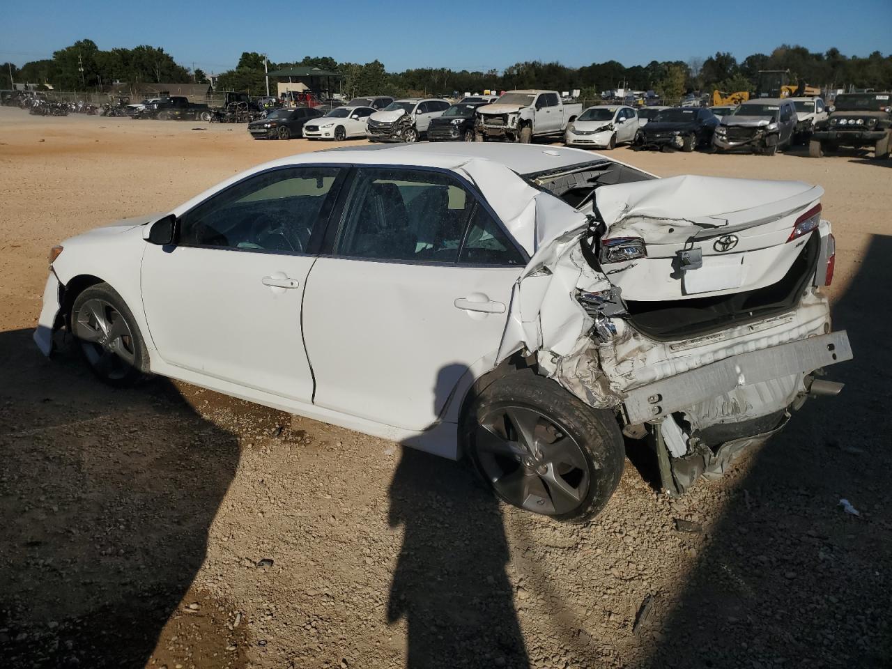 2014 Toyota Camry - Фото 2