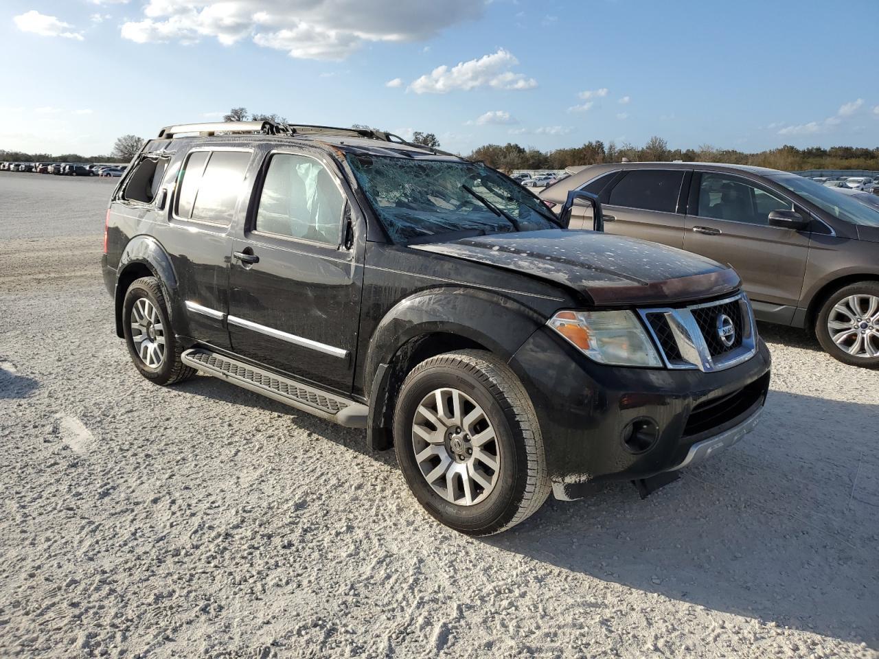 2011 Nissan Pathfinder S - Image 4