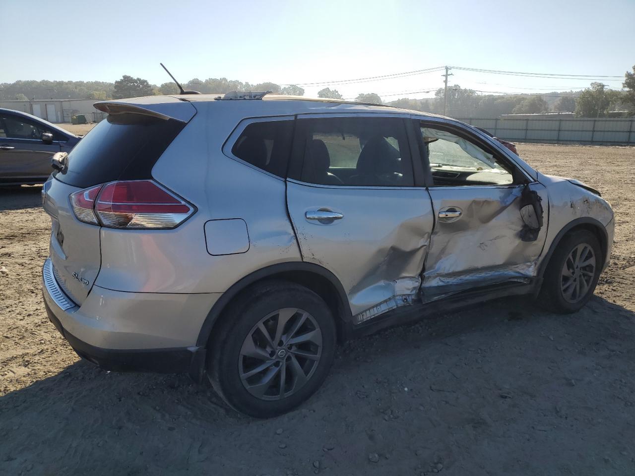 2016 Nissan Rogue S - Image 3