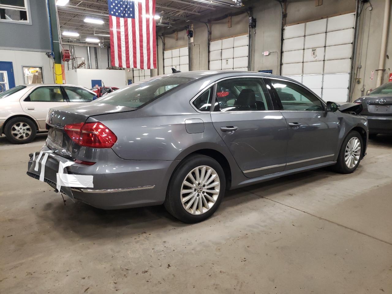 2016 Volkswagen Passat Se - Фото 3