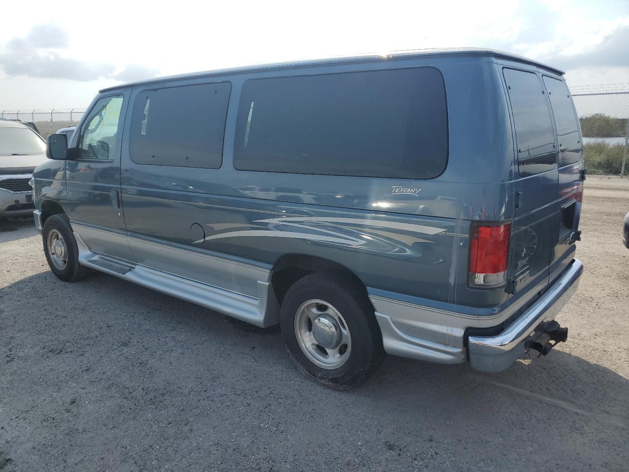 2014 Ford Econoline E150 Van - Image 2