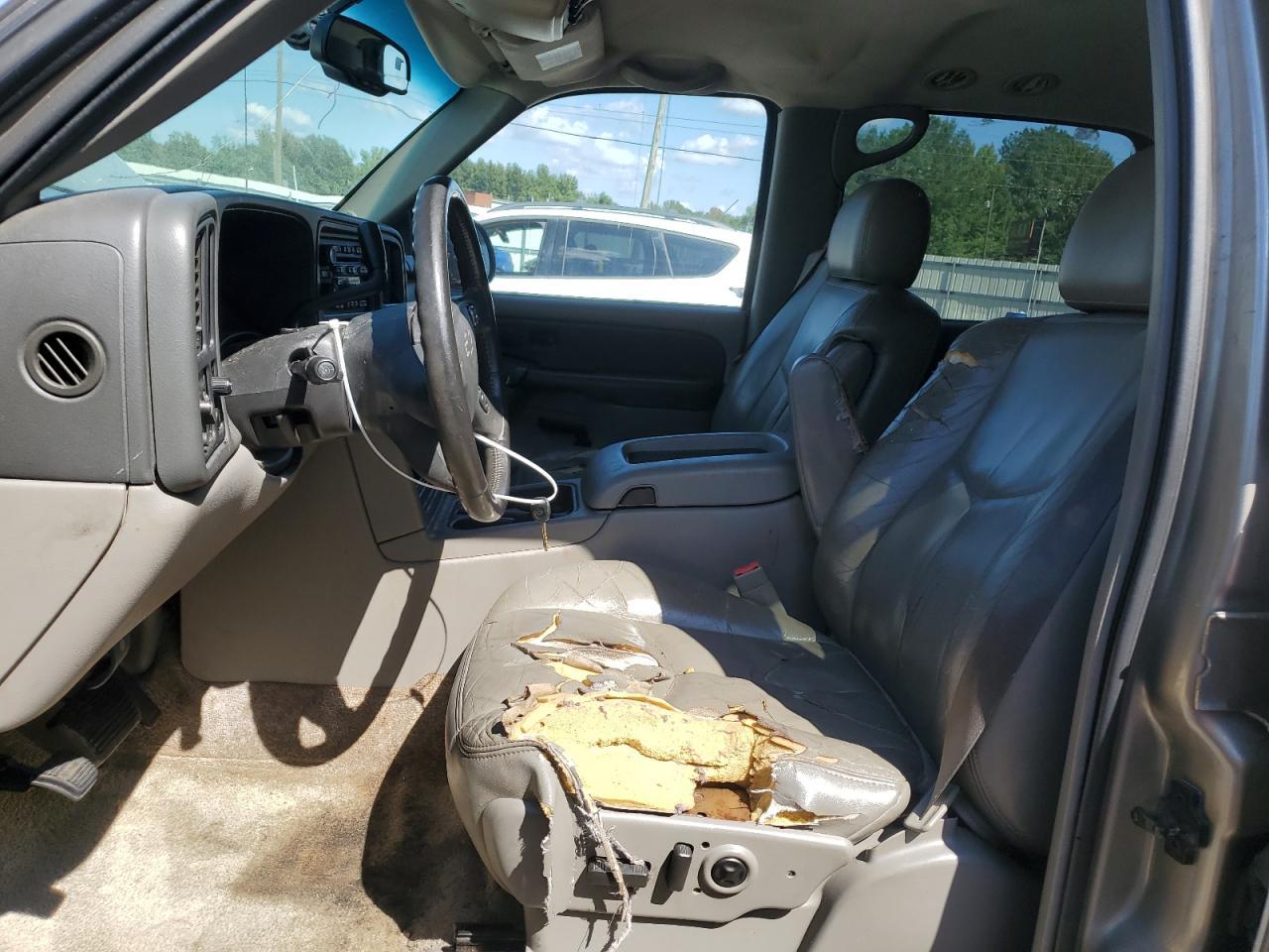 2003 Chevrolet Suburban C1500 - Image 7