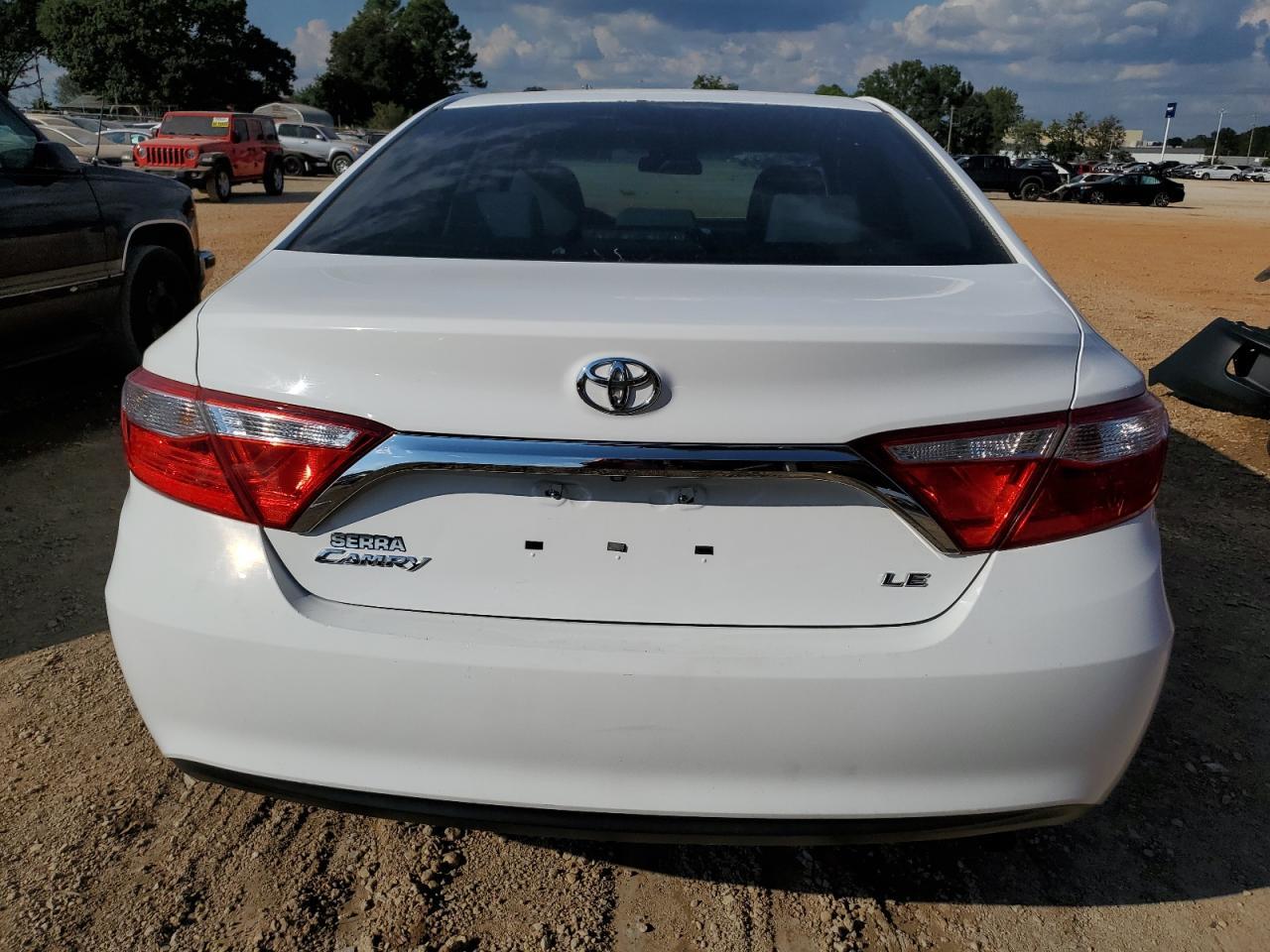 2015 Toyota Camry Le - Фото 6