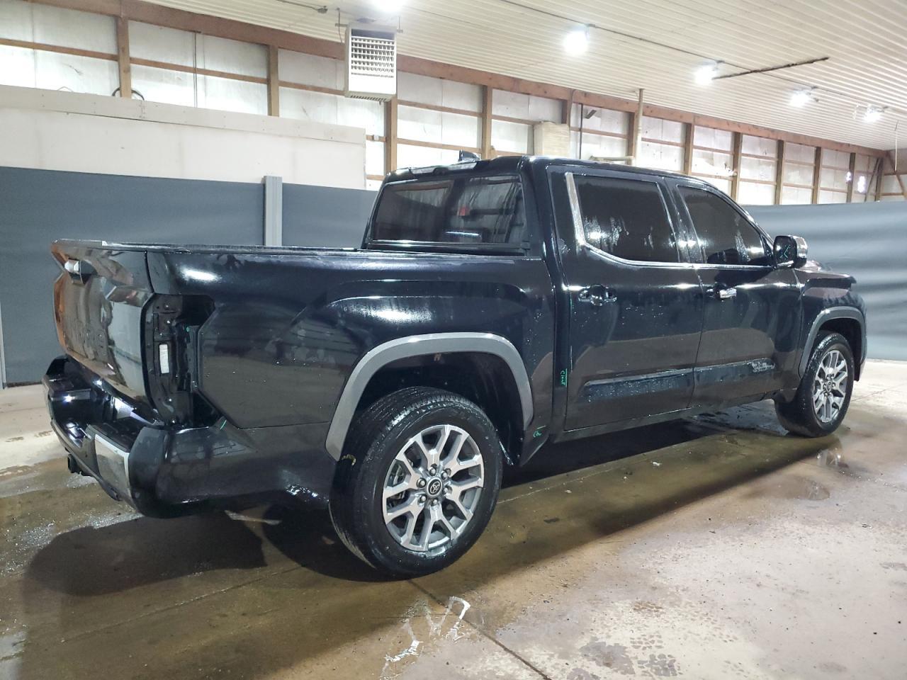 2023 Toyota Tundra Crewmax Platinum - Image 3