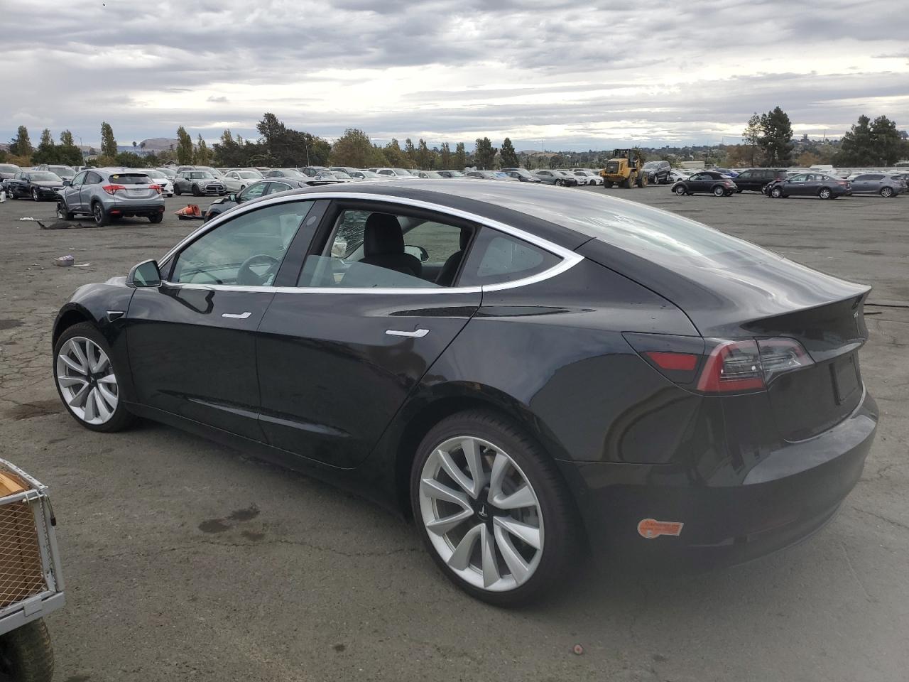 2020 Tesla Model 3 - Фото 2