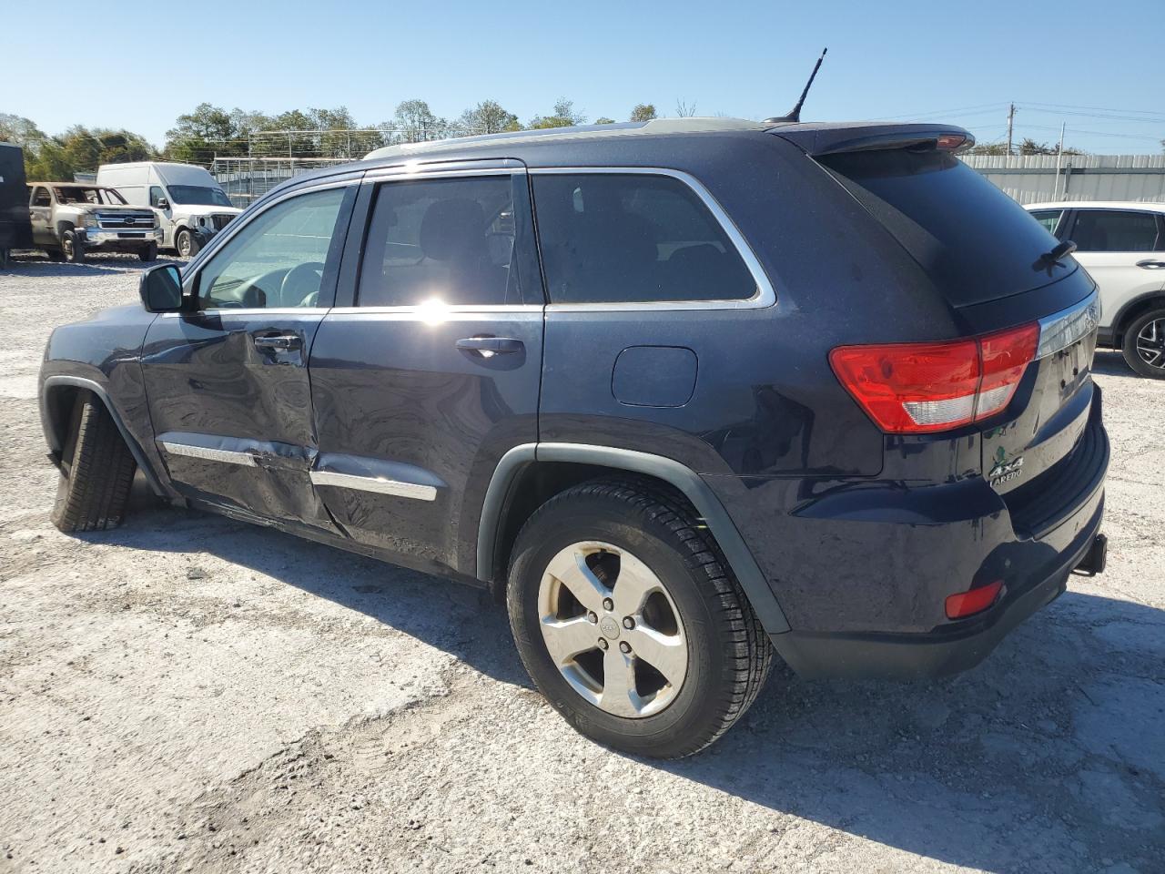 2012 Jeep Grand Cherokee Laredo - Фото 2