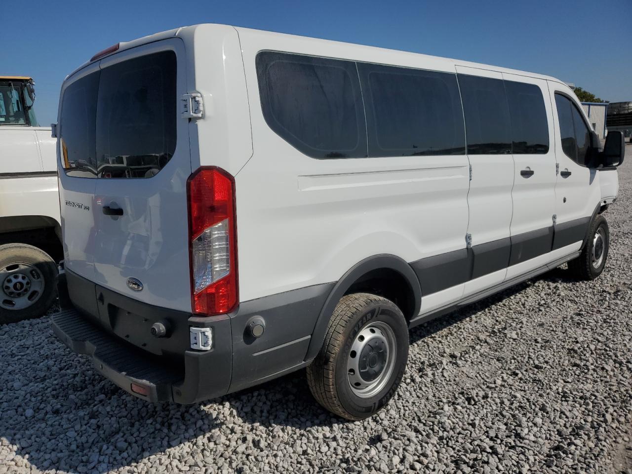 2015 Ford Transit T-350 - Фото 3
