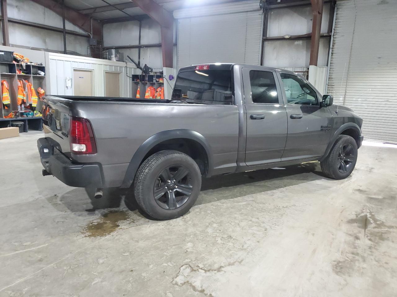 2022 Ram 1500 Classic Slt - Image 3