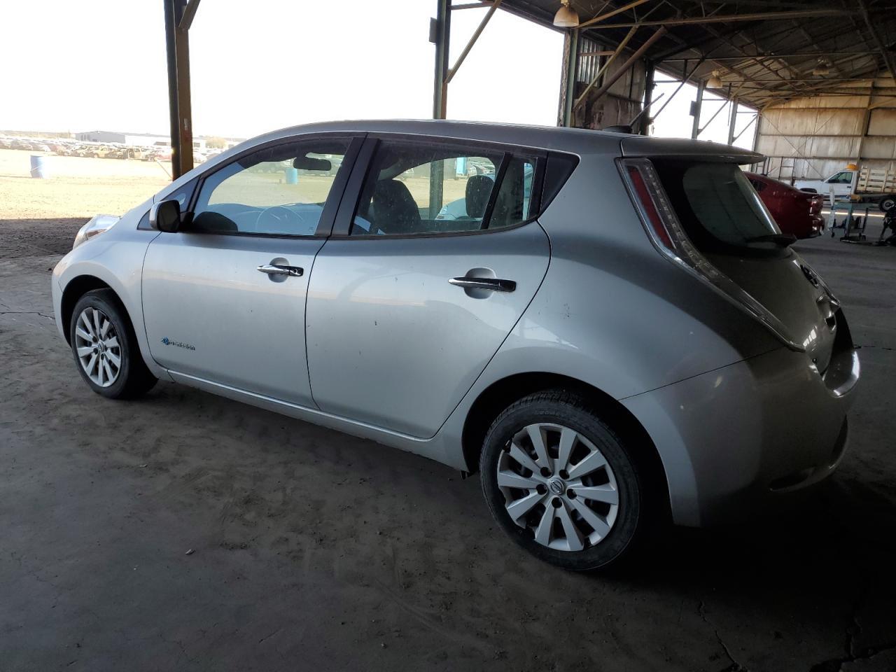 2015 Nissan Leaf S - Image 2
