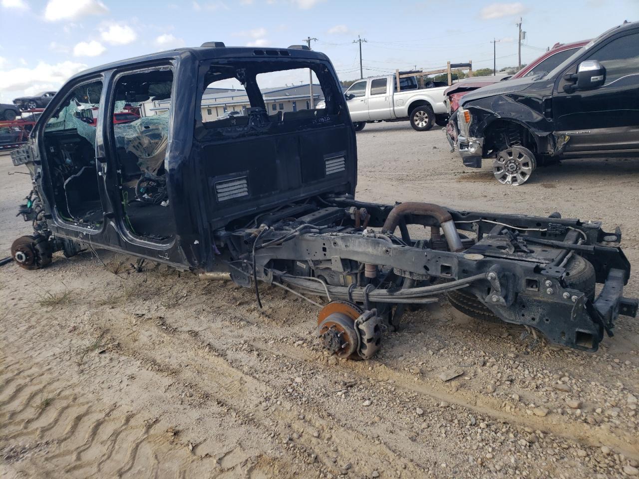 2022 Ford F250 Super Duty - Фото 2