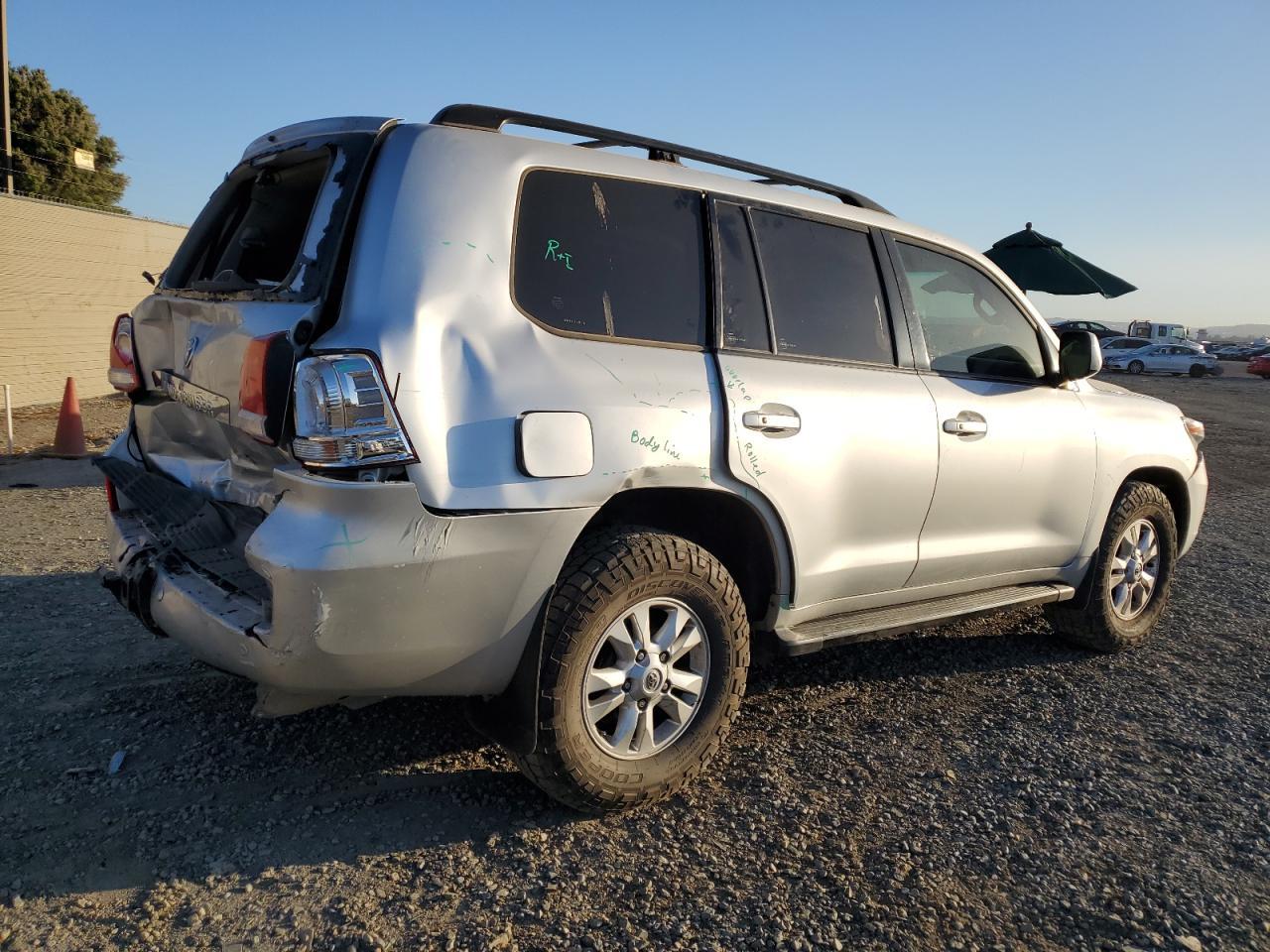 2011 Toyota Land Cruiser - Image 3