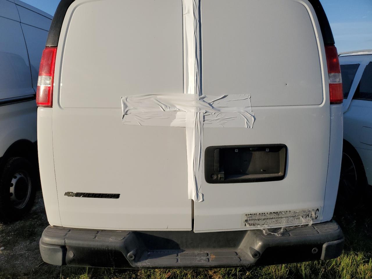 2019 Chevrolet Express G3500 - Image 6