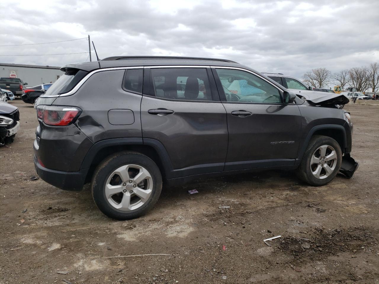 2018 Jeep Compass Latitude - Image 3