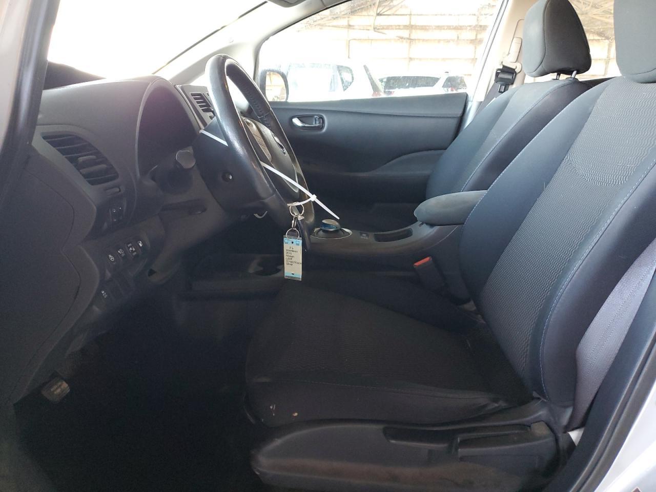 2015 Nissan Leaf S - Image 7