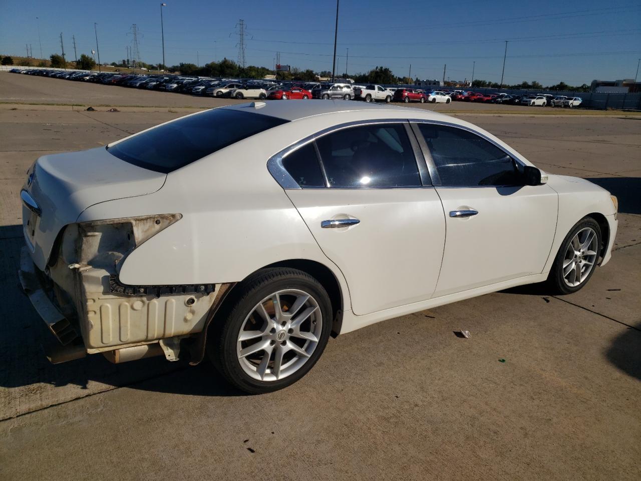 2010 Nissan Maxima S - Фото 3