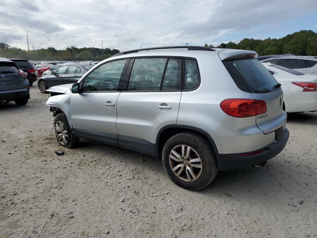 2017 Volkswagen Tiguan S - Image 2