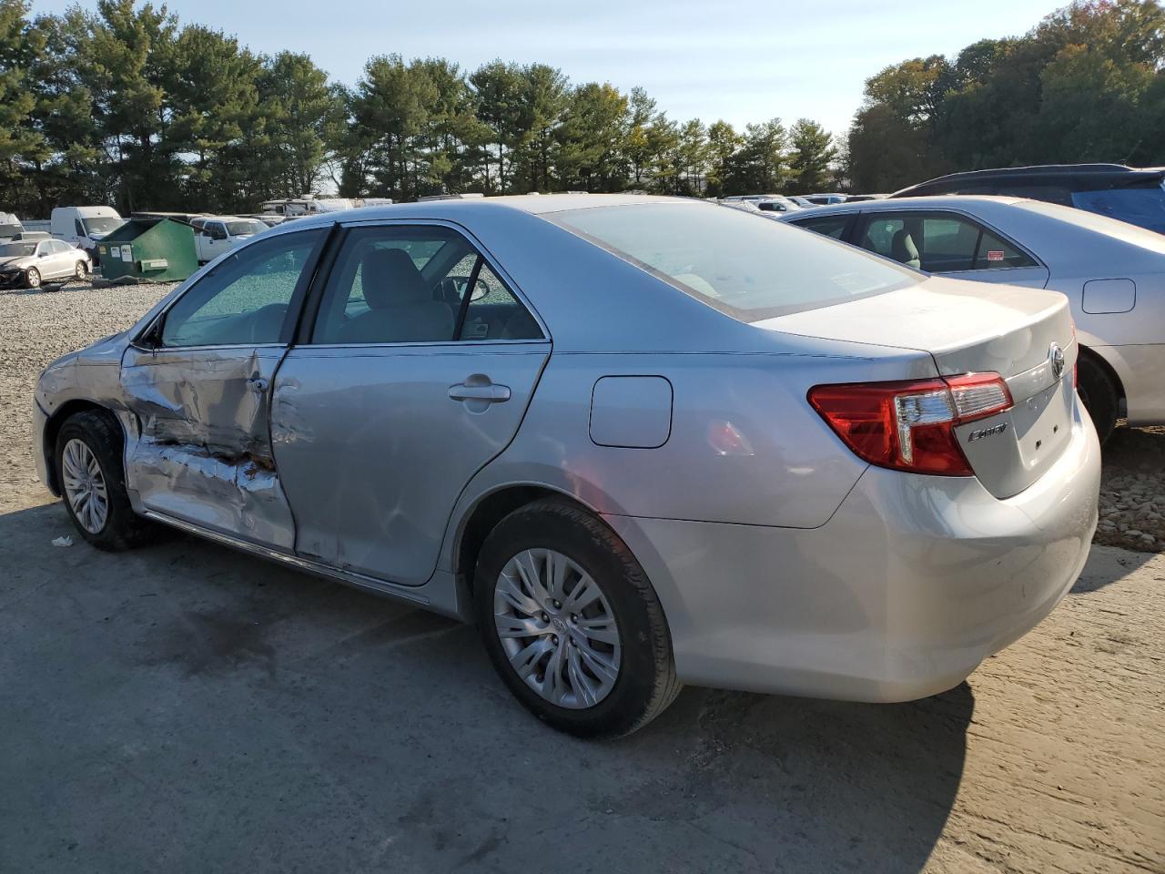 2012 Toyota Camry Base - Фото 2