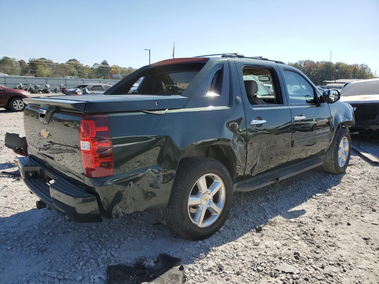 2013 Chevrolet Avalanche Lt - Image 3