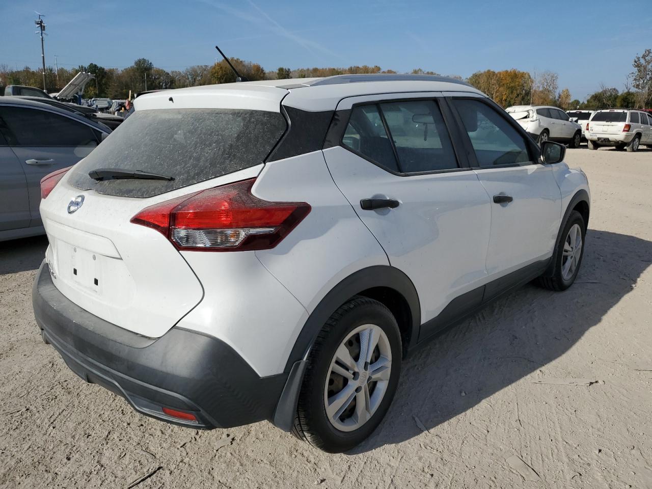 2019 Nissan Kicks S - Image 3