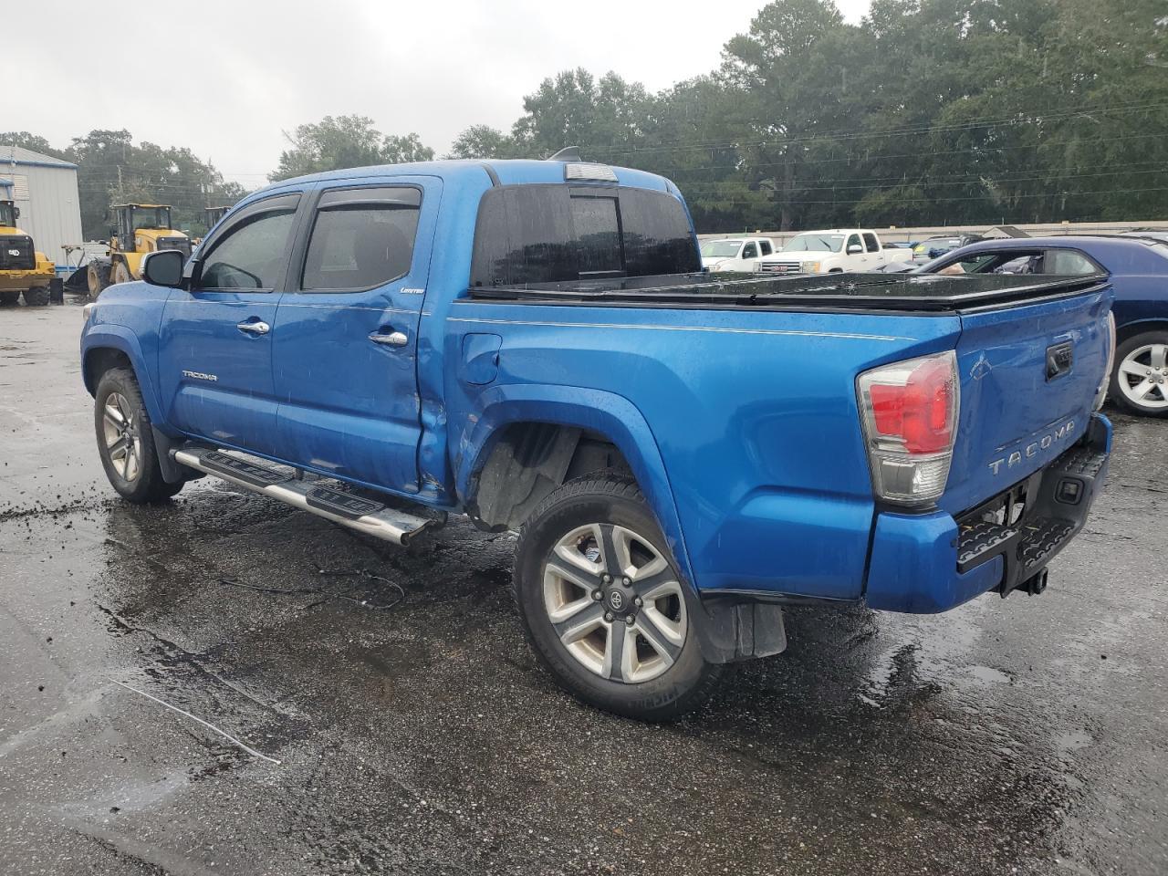 2017 Toyota Tacoma Double Cab - Image 2